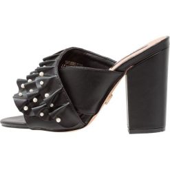 Chodaki damskie: Lost Ink Wide Fit PEARL TRIM MULE Klapki black