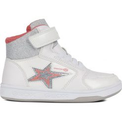 Sneakersy "Maltin" w kolorze białym. Białe trampki dziewczęce geox kids, bez wzorów, bez zapięcia. W wyprzedaży za 134,95 zł.