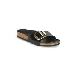 Klapki Birkenstock MADRID BIG BUCKLE. Czarne klapki damskie Birkenstock, bez wzorów, bez obcasa. W wyprzedaży za 319,20 zł.
