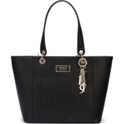 Guess Kamryn Torebka Czarny. Czarne torebki klasyczne damskie Guess, z aplikacjami, z poliesteru, bez dodatków. Za 593,95 zł.