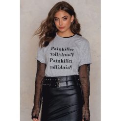 T-shirty damskie: Vanessa Moe x NA-KD T-shirt Painkiller – Grey