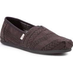 Półbuty TOMS - Classic 10013491 Black Arrow. Czarne półbuty damskie Toms, na co dzień, bez wzorów, z tworzywa sztucznego, bez obcasa, na płaskiej podeszwie, bez zapięcia. W wyprzedaży za 179,00 zł.