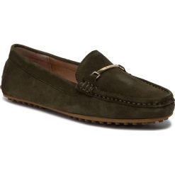 Mokasyny LAUREN RALPH LAUREN - Briony 802755551003 Olive. Zielone mokasyny damskie Lauren Ralph Lauren, bez wzorów, ze skóry, bez obcasa, na płaskiej podeszwie, bez zapięcia. W wyprzedaży za 379,00 zł.
