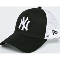 New Era - Czapka New York Yankees. Czarne czapki męskie New Era, bez wzorów, z bawełny. W wyprzedaży za 99,90 zł.
