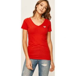 Tommy Jeans - T-shirt. Czerwone bluzki damskie Tommy Jeans, s, z aplikacjami, z bawełny, casualowe, bez kołnierzyka, z krótkim rękawem. Za 129,90 zł.