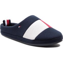 Kapcie TOMMY HILFIGER - Flag Homeslipper FM0FM02178 Midnight 403. Niebieskie kapcie męskie TOMMY HILFIGER, z materiału. Za 299,00 zł.
