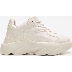 Buty sportowe daddy shoes - Kremowy. Białe buty sportowe damskie Cropp, bez wzorów, sportowe. W wyprzedaży za 119,99 zł.