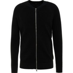 J.LINDEBERG COLBY MOSS Kardigan black. Czarne kardigany męskie marki J.LINDEBERG, m, bez wzorów, z bawełny. Za 579,00 zł.