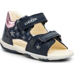 Sandały GEOX - B Sand Nicely A B0238A 01002 C0694 Navy/Pink. Niebieskie sandały dziewczęce Geox, ze skóry ekologicznej, bez zapięcia. W wyprzedaży za 129,00 zł.