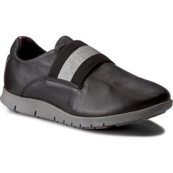 Półbuty TOMMY HILFIGER - Miro 5A FW0FW01407 Black 990. Czarne półbuty damskie skórzane marki TOMMY HILFIGER, sportowe. W wyprzedaży za 319,00 zł.