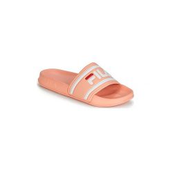 Klapki Fila MORRO BAY SLIPPER WMN. Różowe klapki damskie Fila, bez wzorów, bez obcasa. Za 89,00 zł.