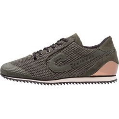 Cruyff REVOLT Sneakersy niskie forrest green. Zielone sneakersy męskie marki Cruyff, bez wzorów, ze skóry, bez zapięcia. Za 459,00 zł.