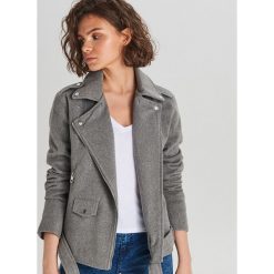 Dzianinowa ramoneska z wełną - Szary. Szare kurtki damskie Cropp, xl, bez wzorów, z wełny, bez kaptura. Za 159,99 zł.