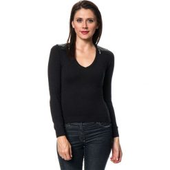 Swetry klasyczne damskie: Sweter w kolorze czarnym
