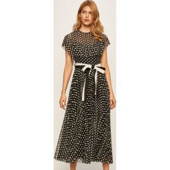 Red Valentino - Sukienka. Czarne sukienki damskie Red Valentino, na co dzień, w kwiaty, z poliesteru, casualowe, z okrągłym kołnierzem, z krótkim rękawem, krótkie, mini, proste. Za 3599,00 zł.