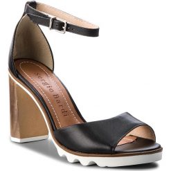 Sandały SERGIO BARDI - Briosco SS127314918KD 101. Czarne klapki damskie Sergio Bardi, bez wzorów, ze skóry ekologicznej, bez obcasa, na obcasie. W wyprzedaży za 179,00 zł.