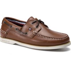 Mokasyny TOMMY HILFIGER - Classic Leather Boatshoe FM0FM02102 Cognac 606. Pomarańczowe mokasyny męskie TOMMY HILFIGER, ze skóry, eleganckie. Za 579,00 zł.