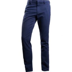 Chinosy męskie: BOSS Orange Spodnie materiałowe dark blue