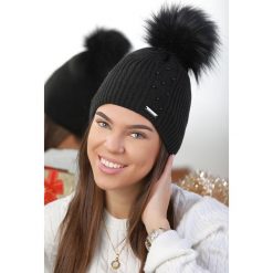 Czapka MONLA BLACK. Czarne szaliki damskie . W wyprzedaży za 29,00 zł.