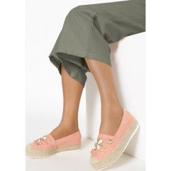 Różowe Espadryle Corapheme. Różowe espadryle damskie Born2be, bez wzorów, bez obcasa. W wyprzedaży za 99,99 zł.