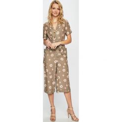 Glamorous - Kombinezon. Szare kombinezony damskie marki Glamorous, s, bez wzorów, z poliesteru, bez kołnierzyka, z krótkim rękawem, krótkie. Za 259,90 zł.