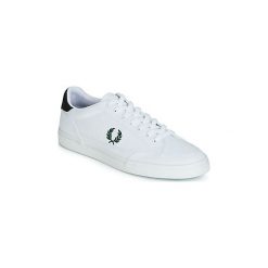 Buty Fred Perry DEUCE CANVAS TRICOT. Białe trampki męskie Fred Perry, bez wzorów, bez zapięcia. Za 373,20 zł.