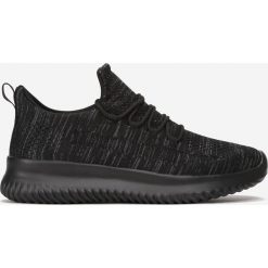 Czarno-Szare Buty Sportowe Iselle. Czarne buty sportowe męskie Born2be, bez zapięcia. W wyprzedaży za 74,99 zł.