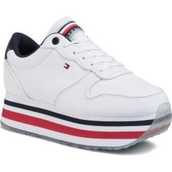 Sneakersy TOMMY HILFIGER - Piped Flatform Sneaker FW0FW04702 RWB 0KP. Białe półbuty damskie TOMMY HILFIGER, ze skóry ekologicznej. Za 399,00 zł.