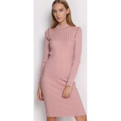 Różowa Sukienka Young Night. Czerwone sukienki dzianinowe Born2be, na jesień, l. Za 79,99 zł.