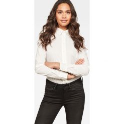 G-Star Raw - Koszula. Białe koszule damskie G-Star RAW, xs, bez wzorów, z elastanu, klasyczne, z klasycznym kołnierzykiem, z długim rękawem. Za 319,90 zł.