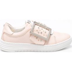 Bullboxer - Buty. Różowe buty sportowe damskie marki Bullboxer, bez wzorów, ze skóry, sportowe. W wyprzedaży za 119,90 zł.