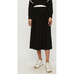 Calvin Klein - Spódnica. Czarne spódniczki damskie Calvin Klein, na co dzień, z nadrukiem, z elastanu, casualowe, z podwyższonym stanem, midi, rozkloszowane. Za 579,90 zł.