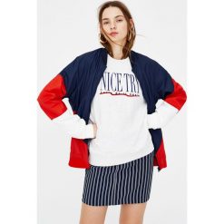 Bluzy damskie: Marmurkowa bluza z napisem