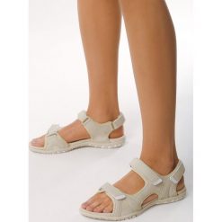 Beżowe Sandały Simple As. Brązowe sandały damskie Born2be, bez wzorów, ze skóry, bez obcasa, na płaskiej podeszwie, na rzepy. Za 79,99 zł.