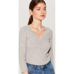 Bawełniana bluzka basic - Jasny szar. Szare bluzki damskie marki Mohito, s, bez wzorów, z bawełny, bez kołnierzyka, bez rękawów. Za 39,99 zł.