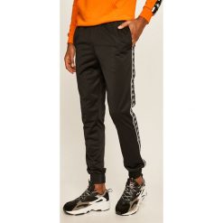 Kappa - Spodnie. Czarne spodnie męskie Kappa, m, z aplikacjami, z poliesteru. Za 169,90 zł.