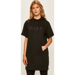 Dkny - Bluza. Czarne bluzy damskie DKNY, s, z aplikacjami, z bawełny, z krótkim rękawem, krótkie, z kapturem. Za 349,90 zł.