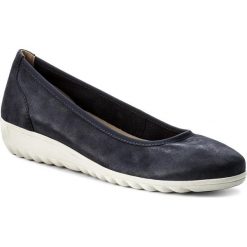Półbuty CAPRICE - 9-22161-20 Navy Pearl 812. Niebieskie półbuty damskie Caprice, na co dzień, bez wzorów, ze skóry, bez obcasa, na płaskiej podeszwie, bez zapięcia. W wyprzedaży za 149,00 zł.