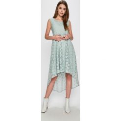 Answear - Sukienka Secret Garden. Zielone sukienki damskie ANSWEAR, na co dzień, s, w koronkowe wzory, z bawełny, casualowe, z okrągłym kołnierzem, bez rękawów, mini, asymetryczne. W wyprzedaży za 49,90 zł.