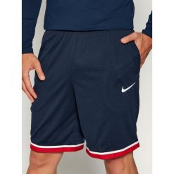 Szorty sportowe NIKE Dri-FIT Classics AQ5600. Niebieskie spodnie męskie Nike, s, bez wzorów, z poliesteru, sportowe, dri-fit (nike). W wyprzedaży za 119,00 zł.
