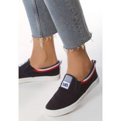 Granatowe Tenisówki Change Shape. Szare trampki i tenisówki damskie Born2be, z aplikacjami, bez zapięcia. Za 29,99 zł.