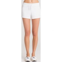 SZORTY Armani Exchange. Białe szorty damskie Armani Exchange, s, bez wzorów, z materiału. Za 349,00 zł.