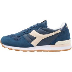 Diadora Tenisówki i Trampki dark denim/bleached sand. Niebieskie tenisówki damskie Diadora, ze skóry. W wyprzedaży za 341,10 zł.