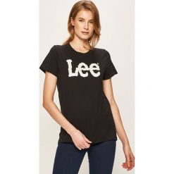 Lee - T-shirt. Czarne bluzki damskie Lee, s, z nadrukiem, z bawełny, z okrągłym kołnierzem. W wyprzedaży za 79,90 zł.