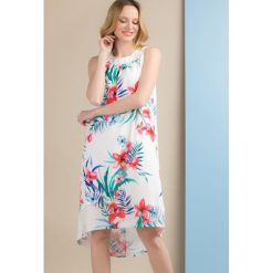 Sukienka w kolorowe, duże kwiaty. Sukienki damskie Monnari, na lato, w kwiaty, bez kołnierzyka, bez rękawów, midi. Za 149,50 zł.