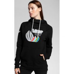 Bluza damska 4Hills BLD101 - głęboka czerń. Bluzy damskie xl, z nadrukiem, z dzianiny. Za 159,99 zł.