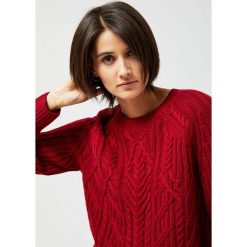 Sweter w warkocze. Czerwone swetry damskie Moodo, xl, bez wzorów, z bawełny, klasyczne, z długim rękawem, długie, bez kaptura. Za 59,99 zł.