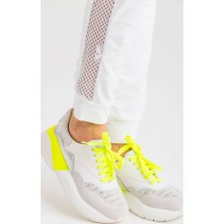 SNEAKERSY Twinset. Białe sneakersy damskie Twinset, ze skóry. Za 929,00 zł.