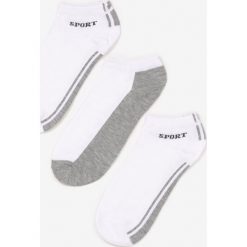 3-pack Białych Skarpetek Sheibelle. Białe skarpetki męskie Born2be, bez wzorów. W wyprzedaży za 14,99 zł.