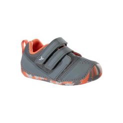 Buty do gimnastyki 510 I LEARN BREATH dla maluchów. Różowe buciki niemowlęce DOMYOS, z poliesteru, bez zapięcia. Za 69,99 zł.